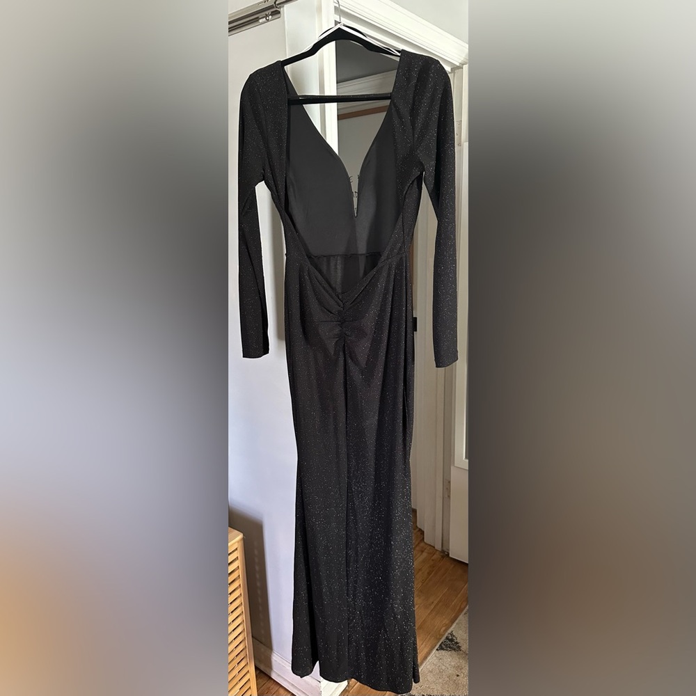 Lulu’s - Glamorous in Glitter Black long sleeve backless maxi dress - Picture 4 of 7